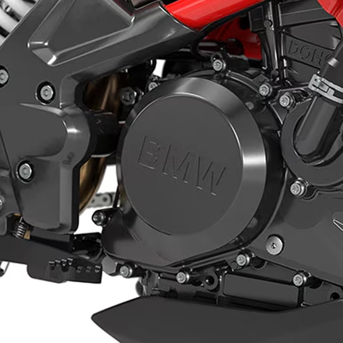 Tableau de bord digital de la BMW G 310 R avec affichage complet