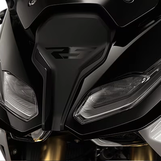 BMW Motorrad R 1300 RS vue de profil sur route