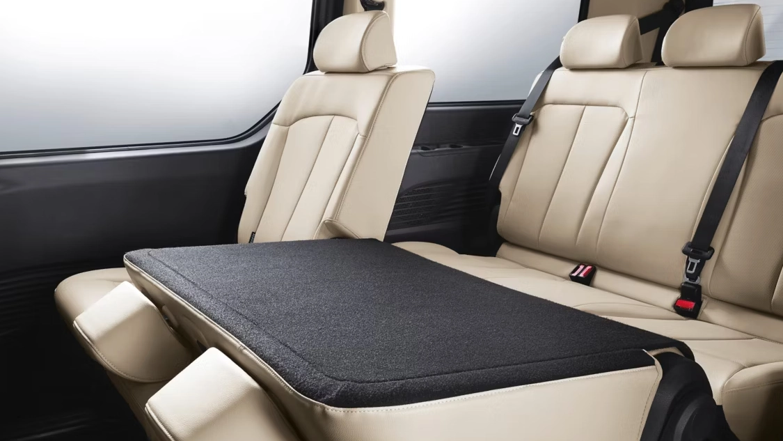 Intérieur spacieux du Hyundai STARIA Diesel avec sièges modulables