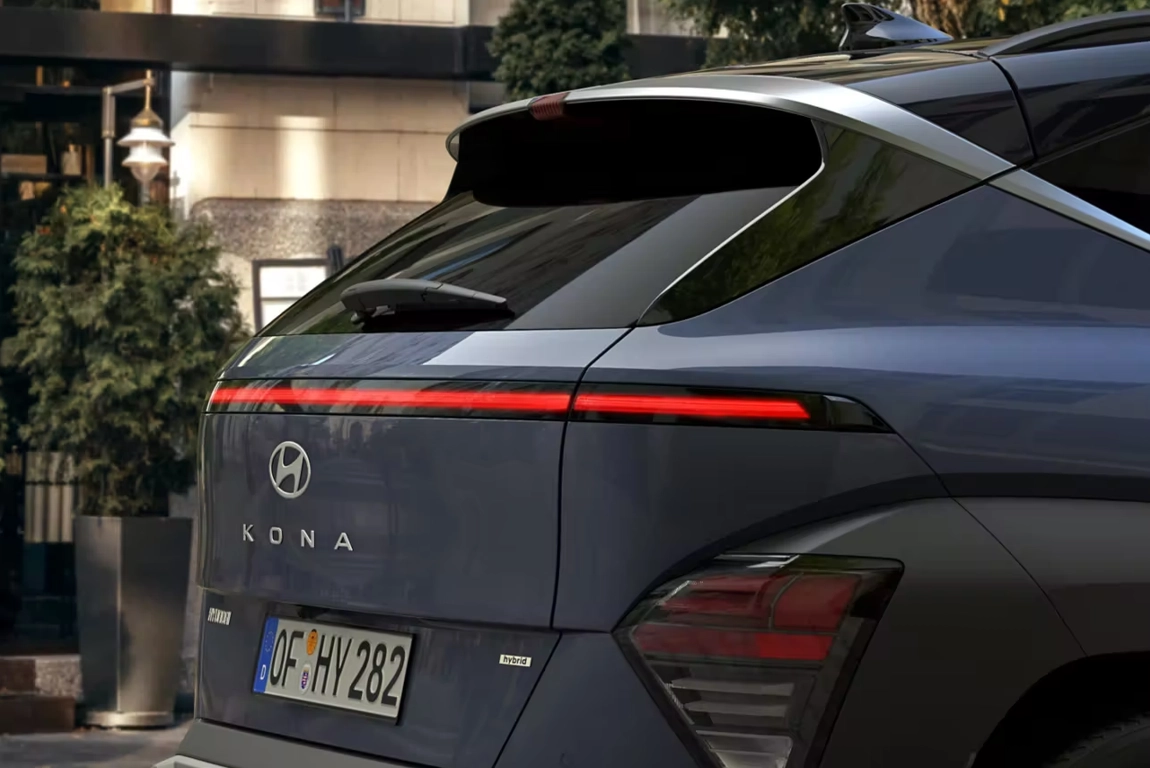 Profil extérieur du Hyundai Kona Essence gris