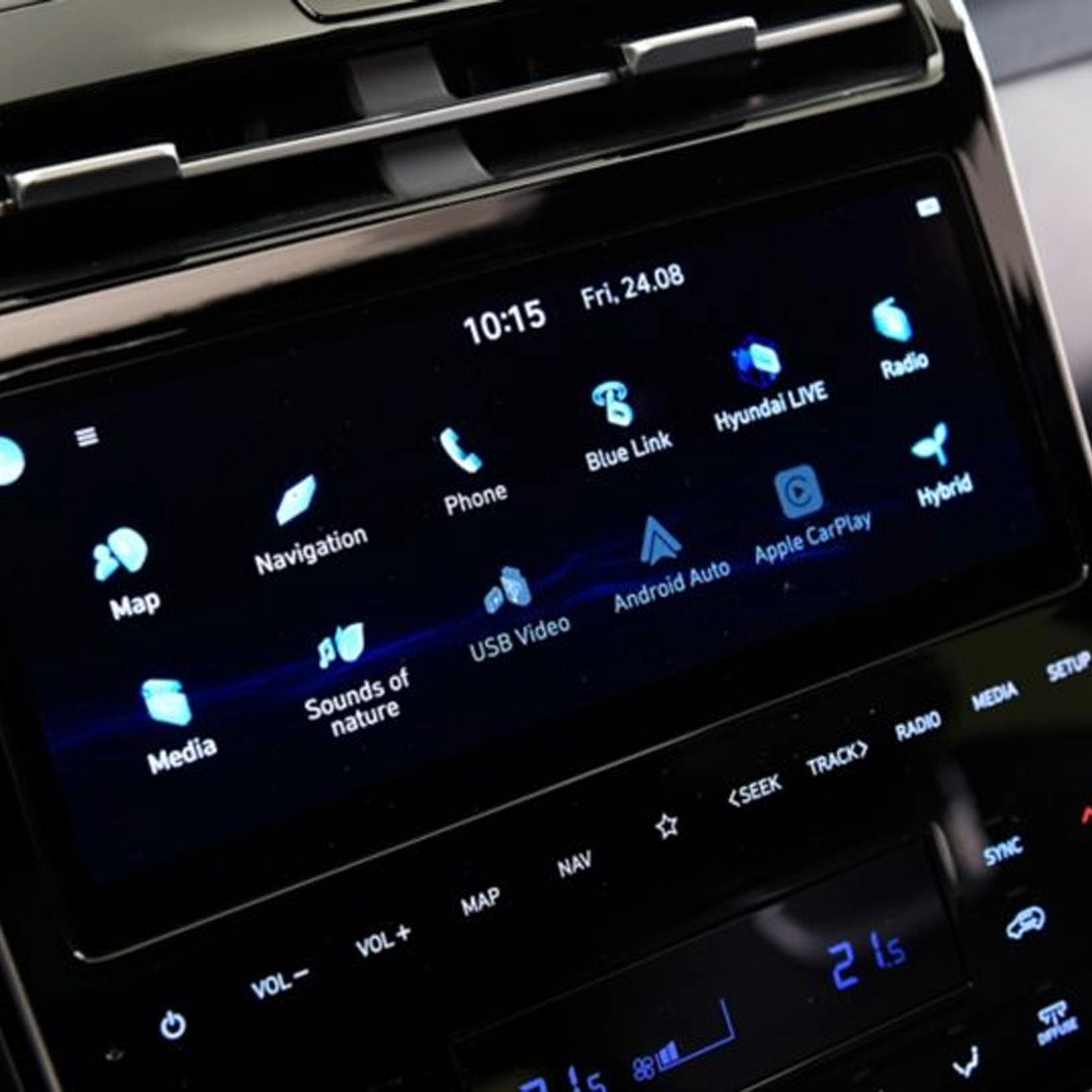 Tableau de bord du Hyundai TUCSON Hybrid avec affichage numérique